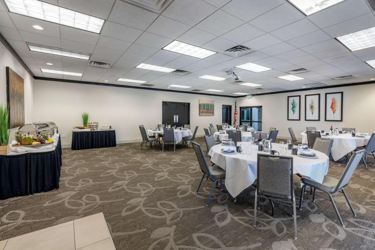 Best Western Plus Hilltop Inn Redding Eksteriør bilde