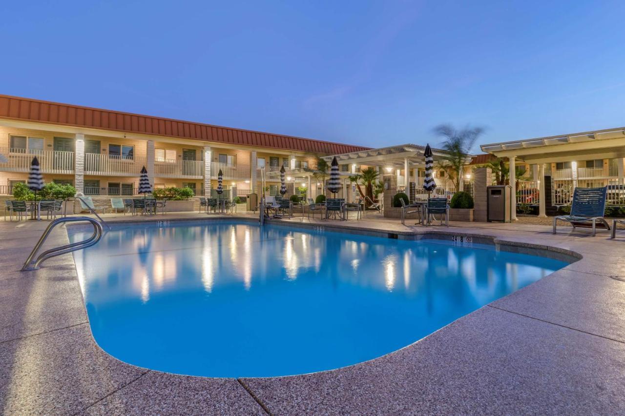 Best Western Plus Hilltop Inn Redding Eksteriør bilde