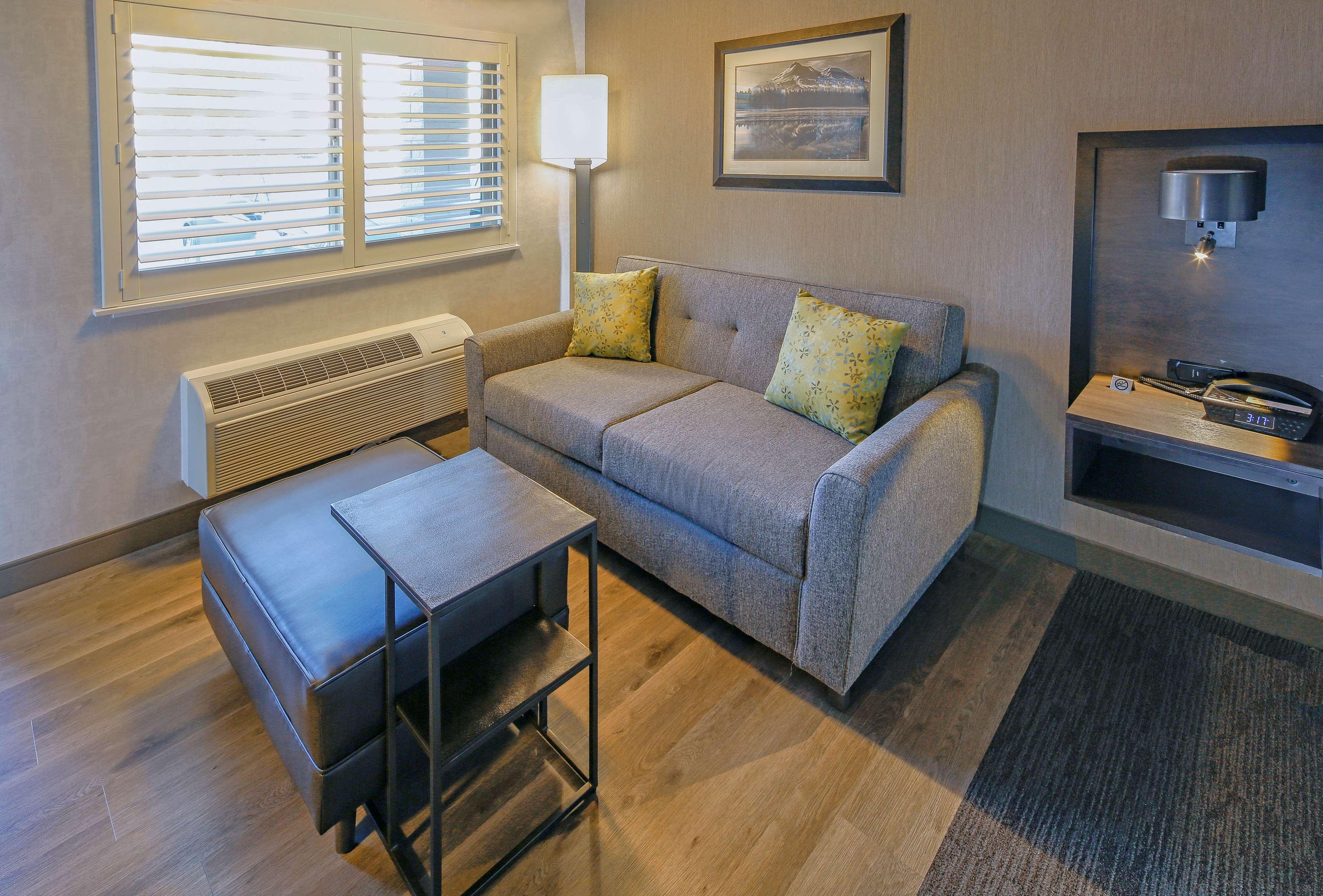 Best Western Plus Hilltop Inn Redding Eksteriør bilde