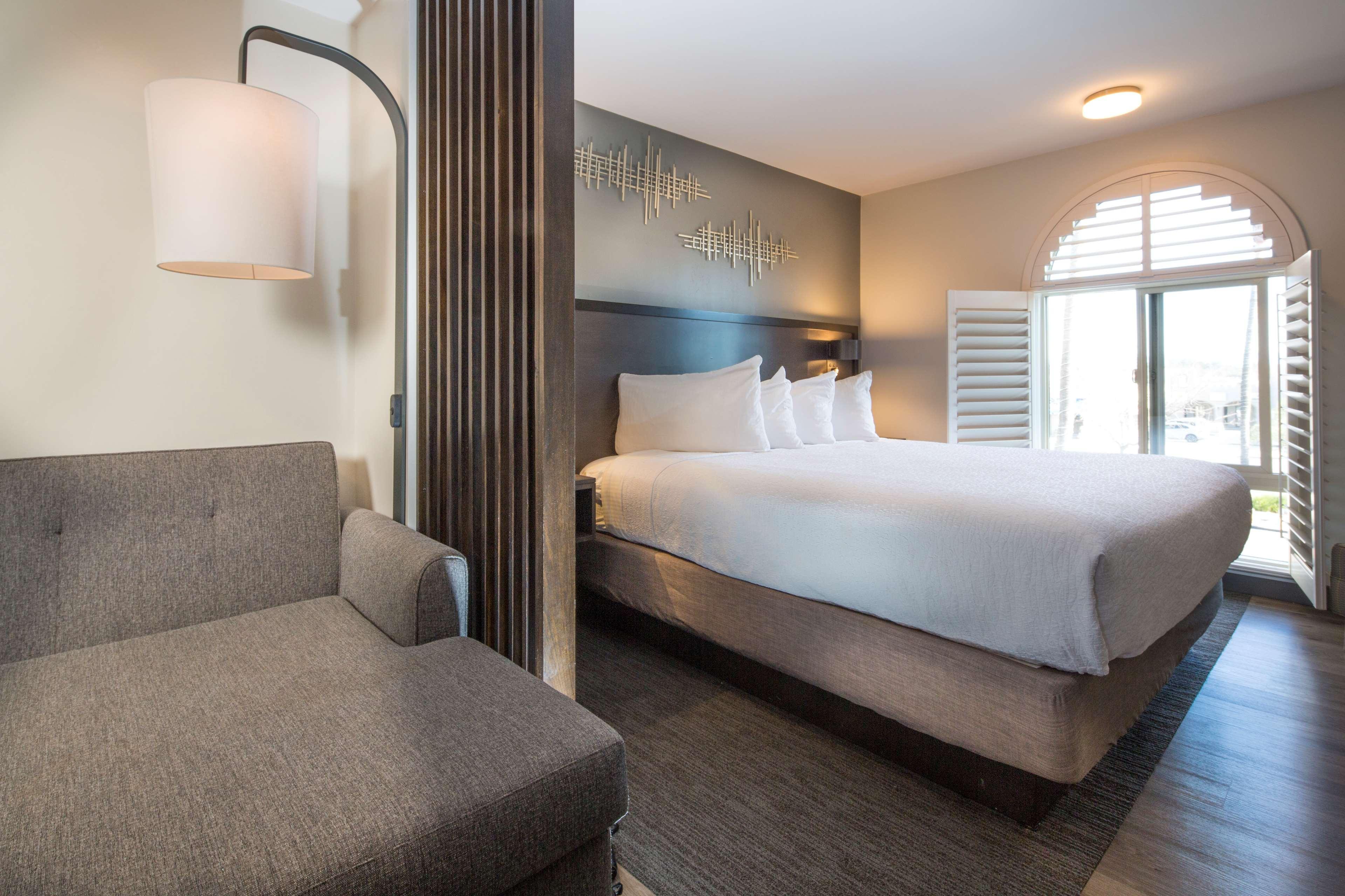 Best Western Plus Hilltop Inn Redding Eksteriør bilde