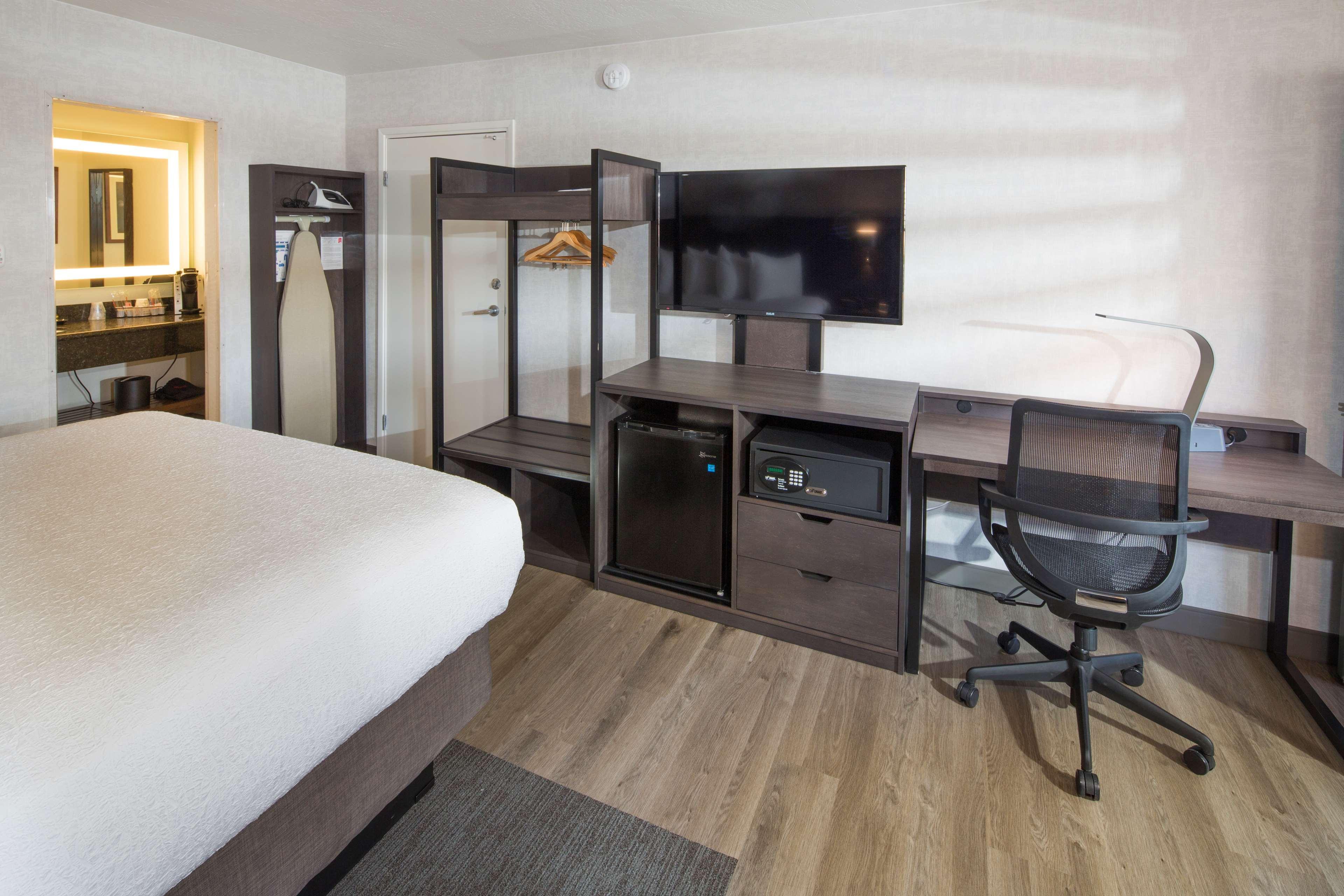 Best Western Plus Hilltop Inn Redding Eksteriør bilde